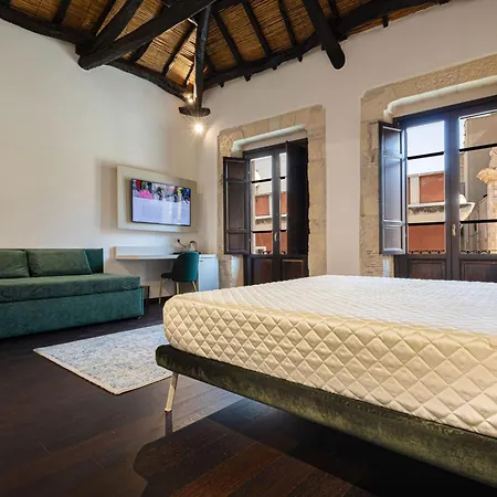 게스트하우스 Domo Efis 3*